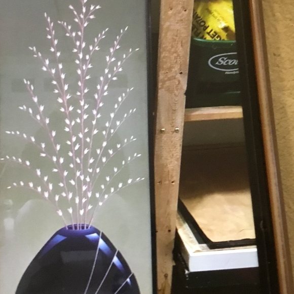 Pictures and vase for sale - Picture 3 of 7